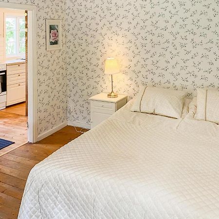 Amazing Home In Faerjestaden With Kitchen 外观 照片