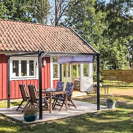 Amazing Home In Faerjestaden With Kitchen 外观 照片