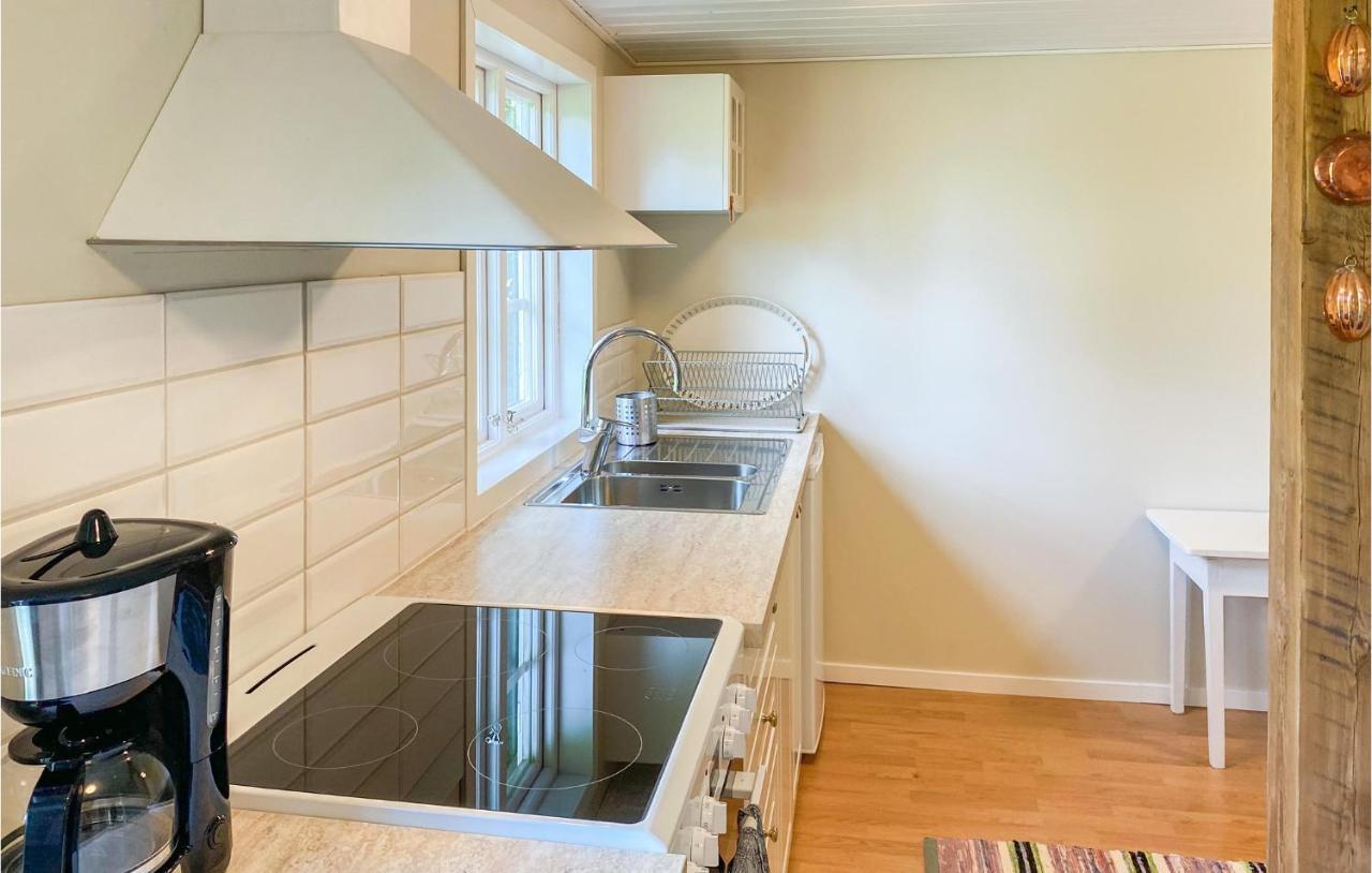 Amazing Home In Faerjestaden With Kitchen 外观 照片